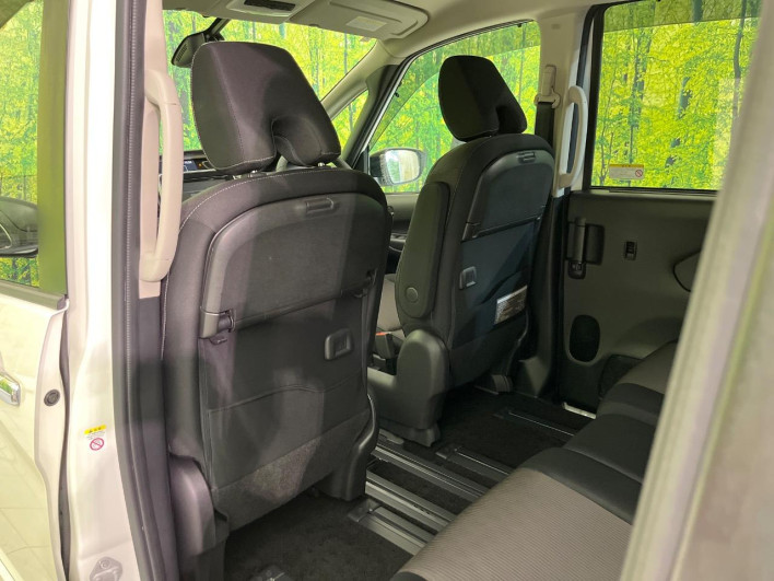 2017 Nissan Serena DAA-GFC27 (UW-6a0fc864a15a9)[9]