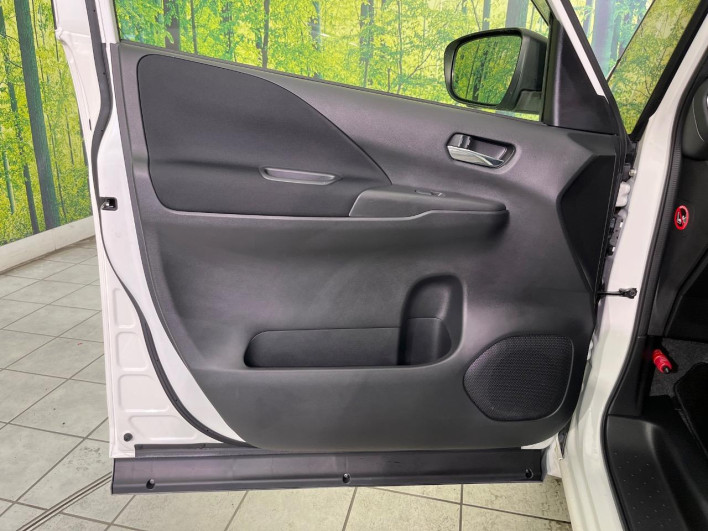 2017 Nissan Serena DAA-GFC27 (UW-6a0fc864a15a9)[11]