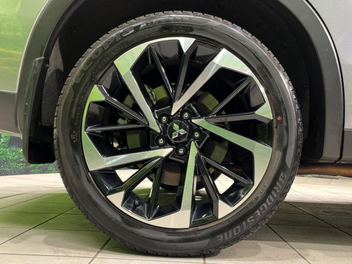2022 Mitsubishi OUTLANDER PHEV 5LA-GN0W (UW-6a0fc86d90f95)[17]