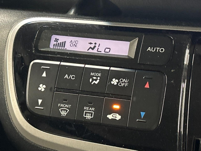 2013 Honda N-BOX CUSTOM DBA-JF1 (UW-6a0fc89a70541)[14]