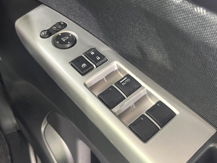 2017 Honda N-BOX CUSTOM DBA-JF1 (UW-6a0fc89ee4c9d)[7]