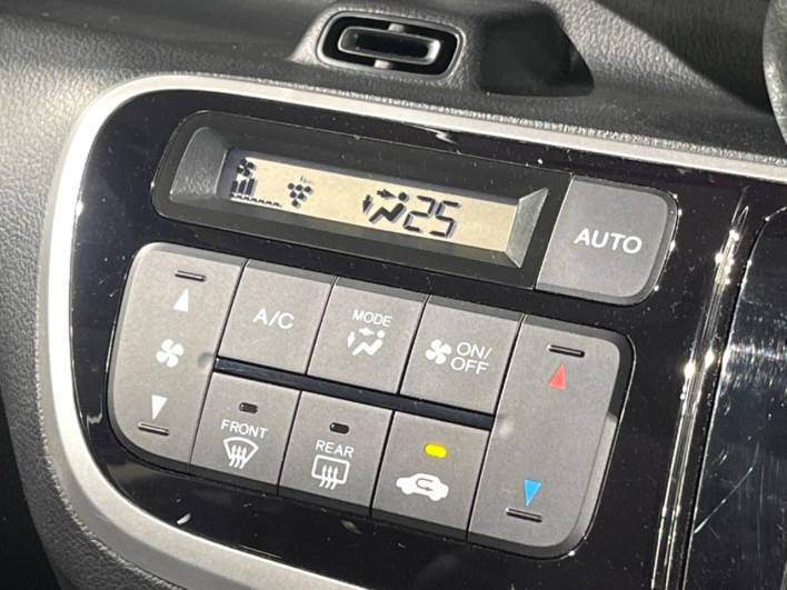 2017 Honda N-BOX CUSTOM DBA-JF1 (UW-6a0fc89ee4c9d)[21]