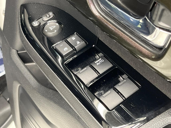 2019 Honda N-BOX CUSTOM 6BA-JF3 (UW-6a0fc8a1c74bd)[27]