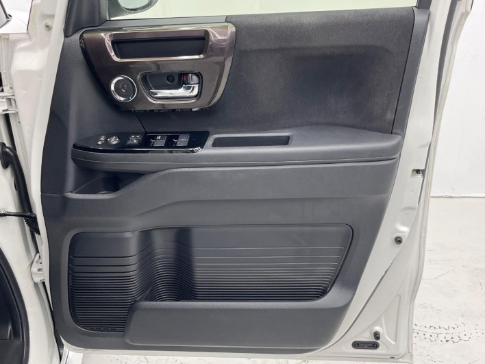 2019 Honda N-BOX CUSTOM 6BA-JF3 (UW-6a0fc8a1c74bd)[26]