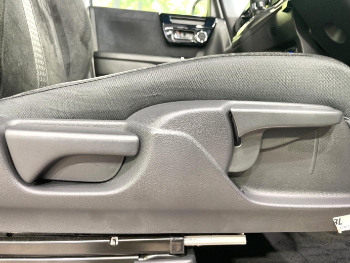 2022 Honda N-BOX CUSTOM 6BA-JF3 (UW-6a0fc8a98c264)[26]