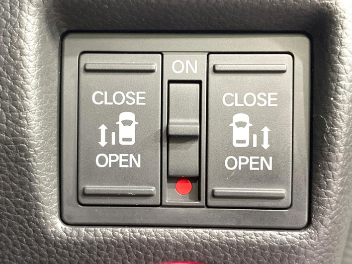 2022 Honda N-BOX CUSTOM 6BA-JF3 (UW-6a0fc8a98c264)[22]