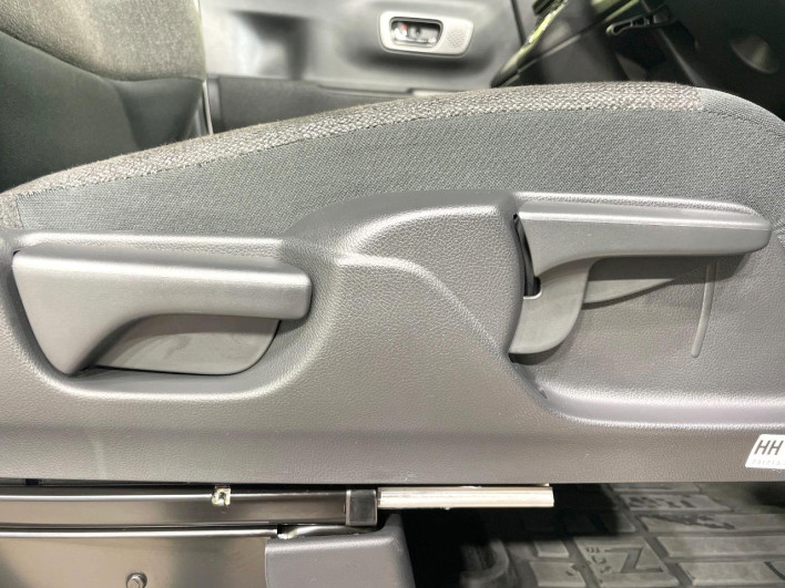 2024 Honda N-BOX CUSTOM 6BA-JF5 (UW-6a0fc8ac8107d)[24]