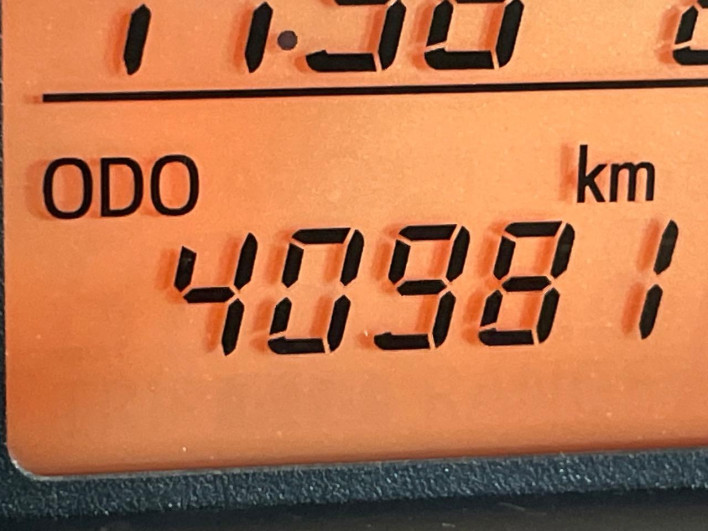 2015 Toyota Vitz DBA-KSP130 (UW-6a0fc8c89d3de)[2]