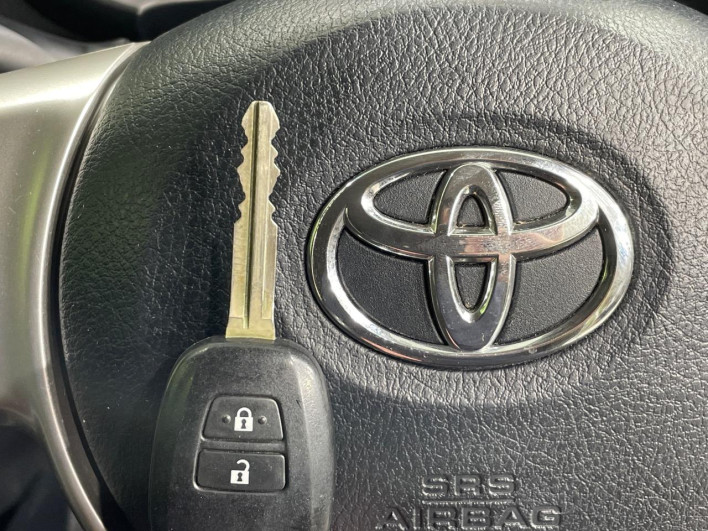 2015 Toyota Vitz DBA-KSP130 (UW-6a0fc8c89d3de)[12]