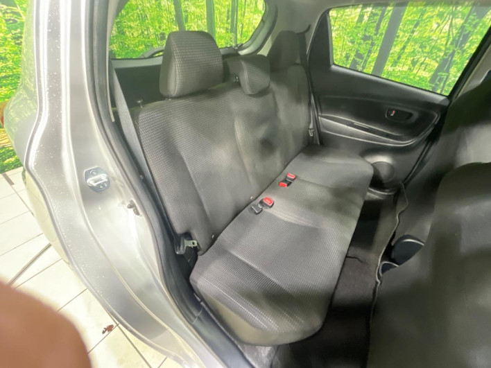 2015 Toyota Vitz DBA-KSP130 (UW-6a0fc8c89d3de)[23]
