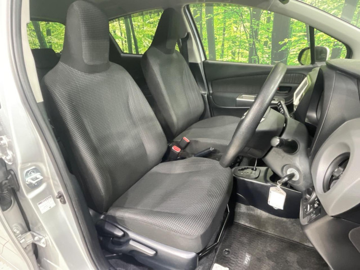 2015 Toyota Vitz DBA-KSP130 (UW-6a0fc8c89d3de)[21]