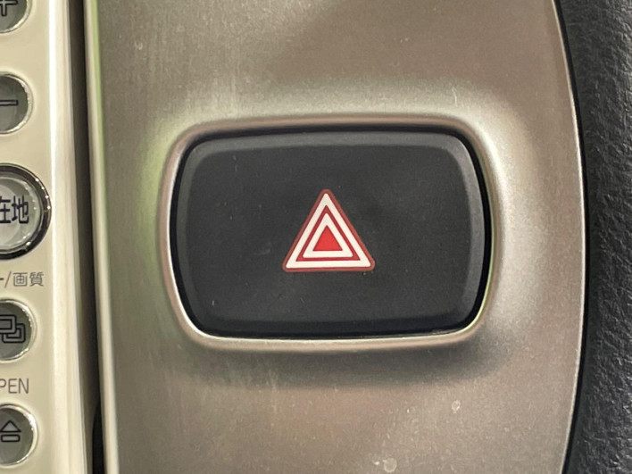 2015 Toyota Vitz DBA-KSP130 (UW-6a0fc8c89d3de)[16]