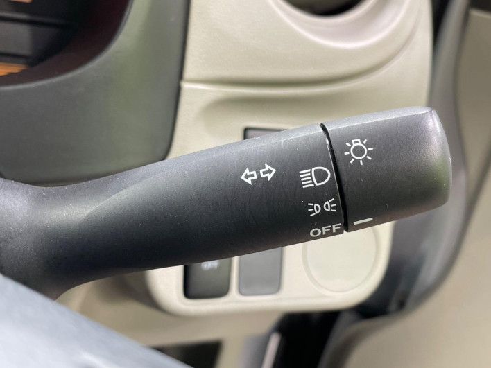 2017 Toyota Pixis Epoch DBA-LA300A (UW-6a0fc8d41180a)[21]