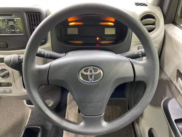 2017 Toyota Pixis Epoch DBA-LA300A (UW-6a0fc8d41180a)[24]