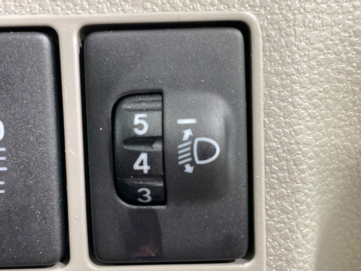 2017 Toyota Pixis Epoch DBA-LA300A (UW-6a0fc8d41180a)[26]
