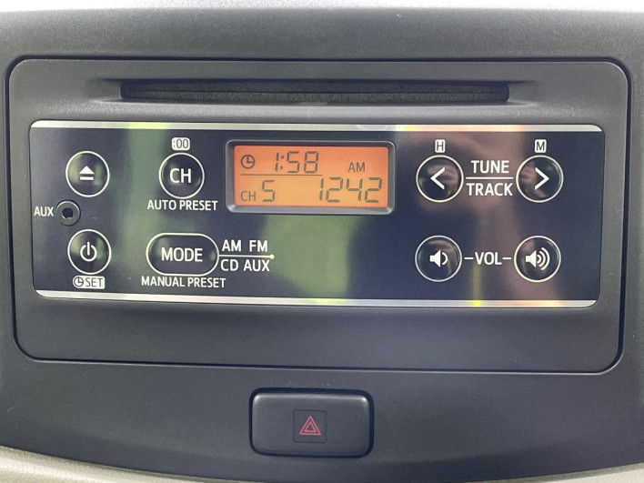 2017 Toyota Pixis Epoch DBA-LA300A (UW-6a0fc8d41180a)[11]