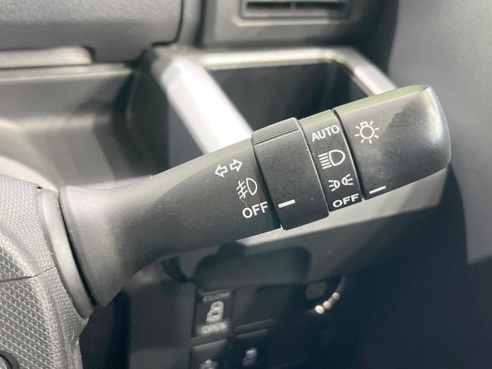 2014 Daihatsu Wake DBA-LA700S (UW-6a0fc8e535b1a)[28]