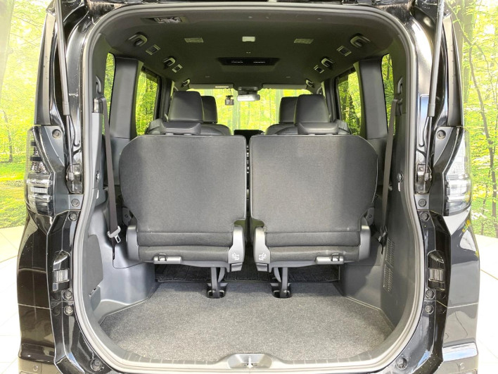 2022 Toyota Voxy 6BA-MZRA90W (UW-6a0fc94c10190)[26]