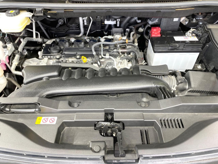 2022 Toyota Voxy 6BA-MZRA90W (UW-6a0fc94c10190)[4]