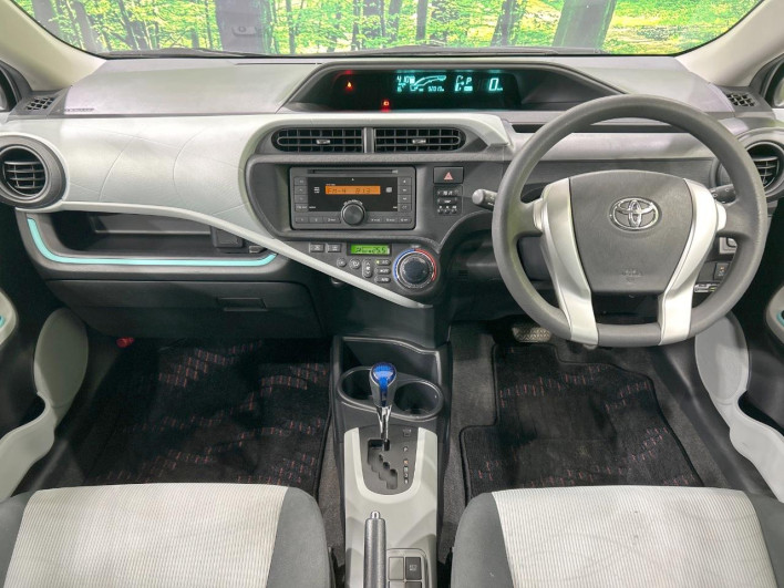 2012 Toyota Aqua DAA-NHP10 (UW-6a0fc9525b972)[28]