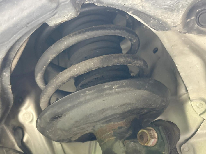 2012 Toyota Aqua DAA-NHP10 (UW-6a0fc9525b972)[15]