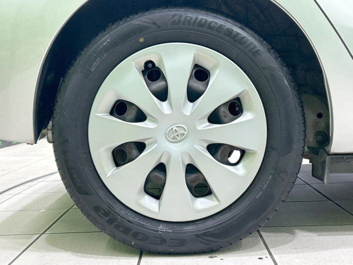2012 Toyota Aqua DAA-NHP10 (UW-6a0fc9525b972)[13]