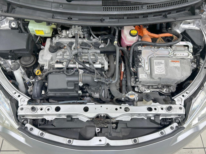 2012 Toyota Aqua DAA-NHP10 (UW-6a0fc9525b972)[4]