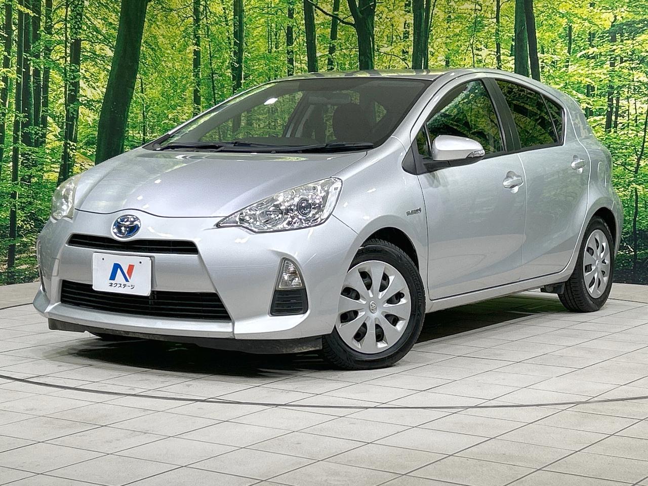 2012 Toyota Aqua DAA-NHP10
