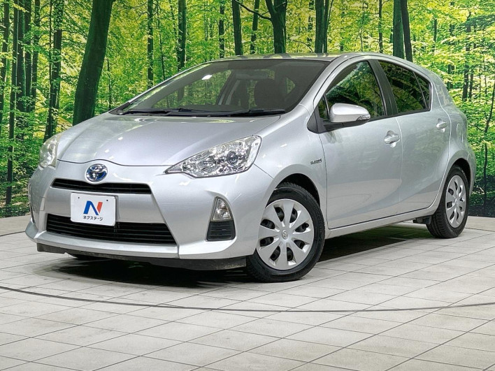 2012 Toyota Aqua DAA-NHP10 (UW-6a0fc9525b972)[0]