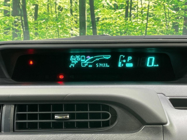 2012 Toyota Aqua DAA-NHP10 (UW-6a0fc95260a3a)[27]