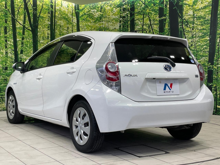 2012 Toyota Aqua DAA-NHP10 (UW-6a0fc95260a3a)[7]