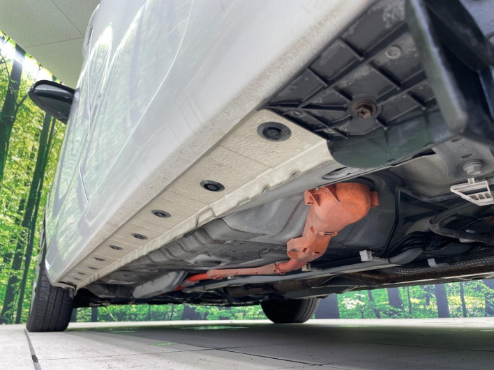 2012 Toyota Aqua DAA-NHP10 (UW-6a0fc95260a3a)[11]