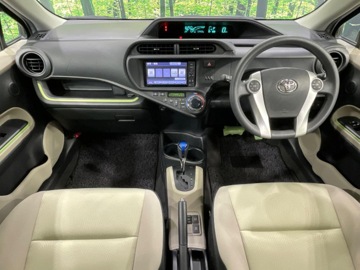 2012 Toyota Aqua DAA-NHP10 (UW-6a0fc95260a3a)[22]
