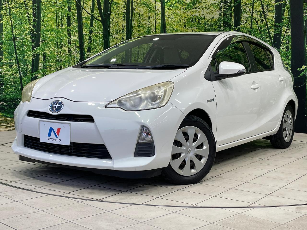 2012 Toyota Aqua DAA-NHP10