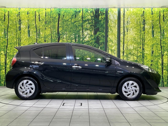 2019 Toyota Aqua DAA-NHP10 (UW-6a0fc955b7ee3)[10]