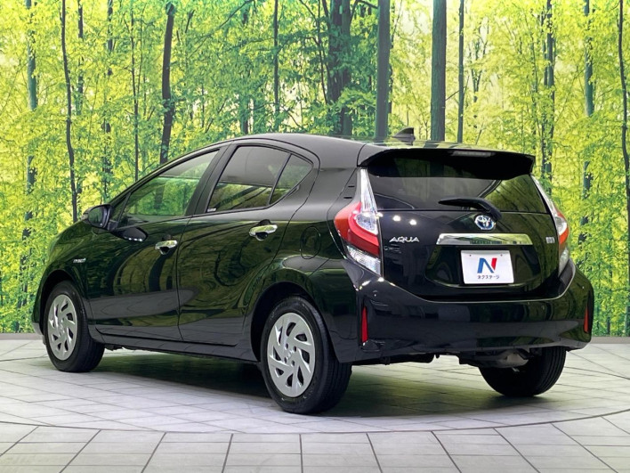 2019 Toyota Aqua DAA-NHP10 (UW-6a0fc955b7ee3)[7]