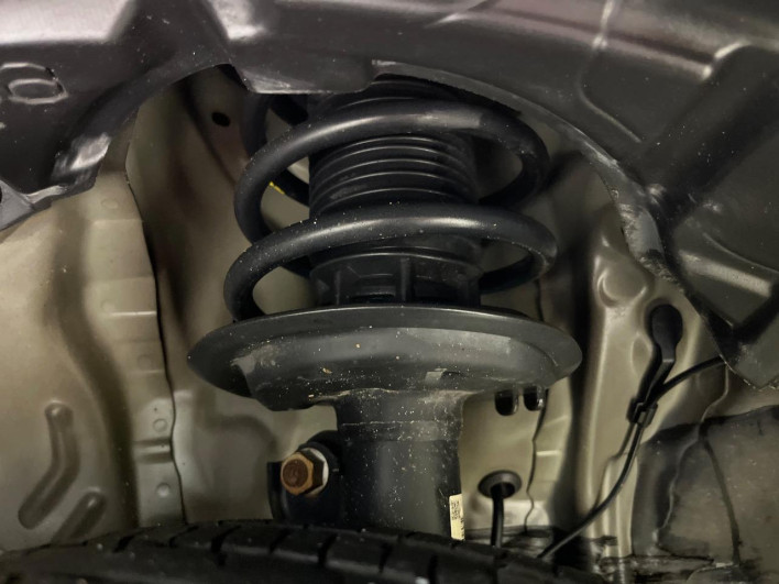 2019 Toyota Aqua DAA-NHP10 (UW-6a0fc955b7ee3)[17]