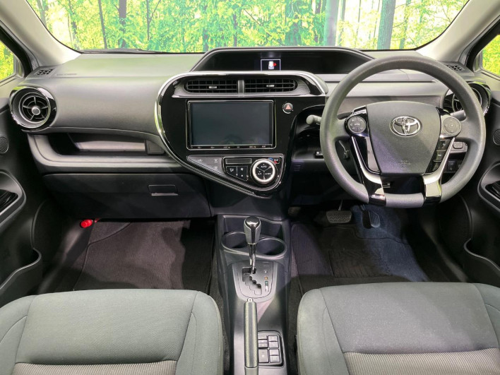 2019 Toyota Aqua DAA-NHP10 (UW-6a0fc955b7ee3)[27]