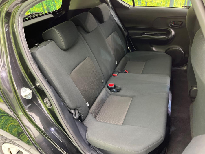 2019 Toyota Aqua DAA-NHP10 (UW-6a0fc955b7ee3)[25]