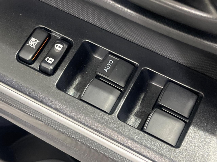 2021 Toyota Aqua 6AA-NHP10 (UW-6a0fc957678dd)[16]
