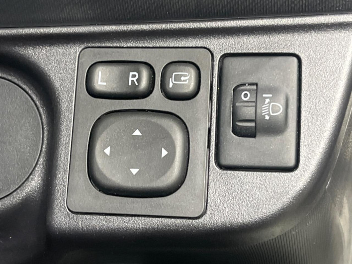 2021 Toyota Aqua 6AA-NHP10 (UW-6a0fc957678dd)[18]