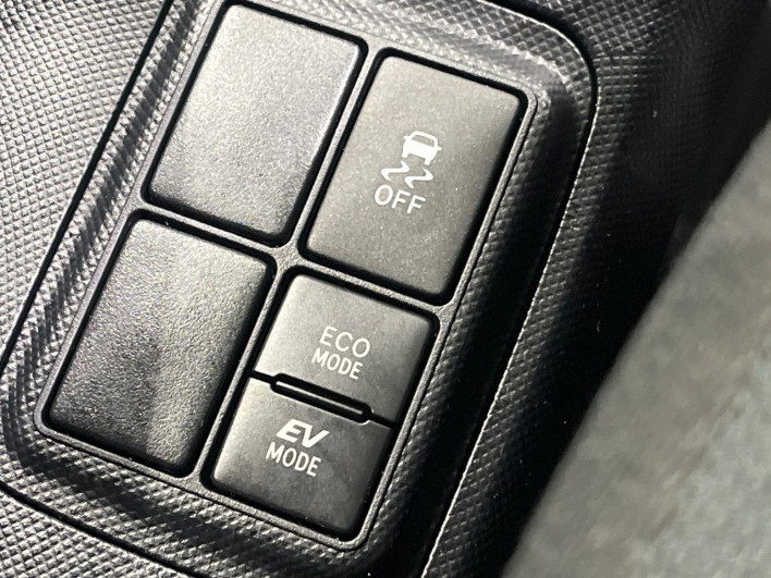 2021 Toyota Aqua 6AA-NHP10 (UW-6a0fc957678dd)[26]