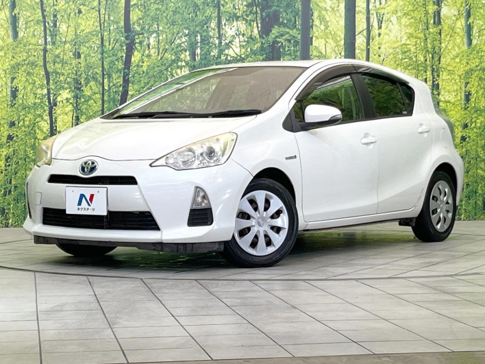 2013 Toyota Aqua DAA-NHP10 (UW-6a0fc95830e39)[0]
