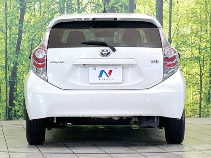 2013 Toyota Aqua DAA-NHP10 (UW-6a0fc95830e39)[9]