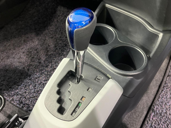 2014 Toyota Aqua DAA-NHP10 (UW-6a0fc9587e97b)[20]