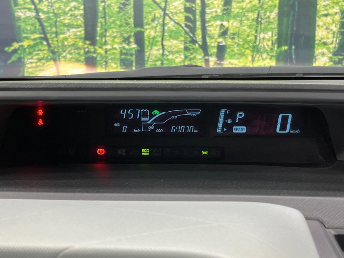 2014 Toyota Aqua DAA-NHP10 (UW-6a0fc9587e97b)[15]
