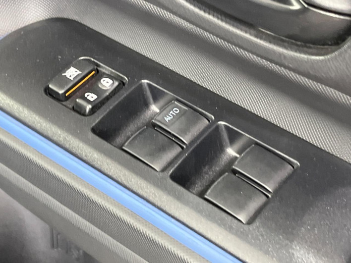 2014 Toyota Aqua DAA-NHP10 (UW-6a0fc9587e97b)[5]