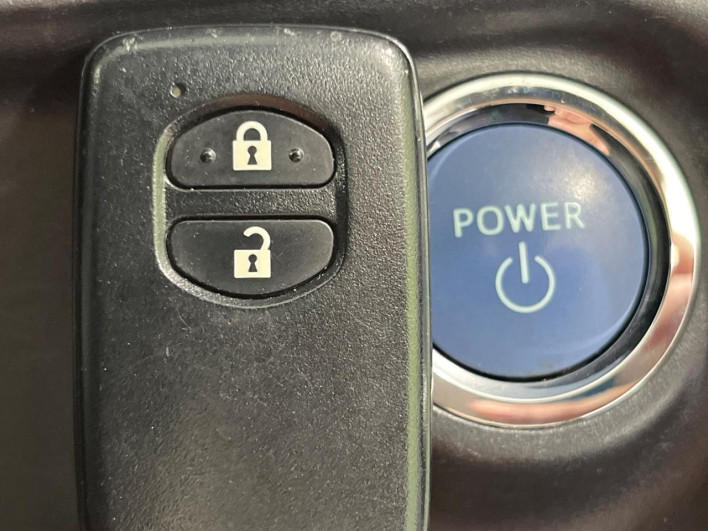 2014 Toyota Aqua DAA-NHP10 (UW-6a0fc9587e97b)[6]