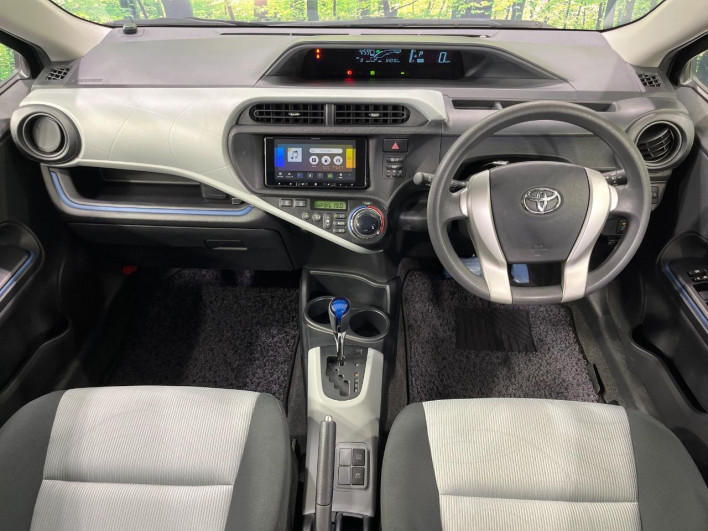 2014 Toyota Aqua DAA-NHP10 (UW-6a0fc9587e97b)[28]