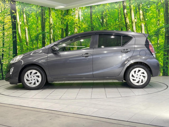 2016 Toyota Aqua DAA-NHP10 (UW-6a0fc9590166a)[5]